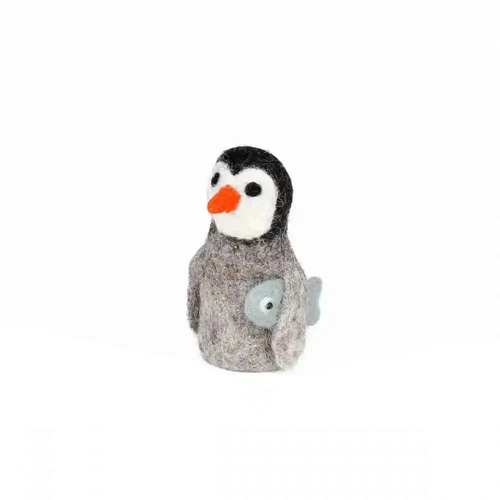 Fingerpuppe Filz - Pinguin mit Fisch unterm Arm Blossify