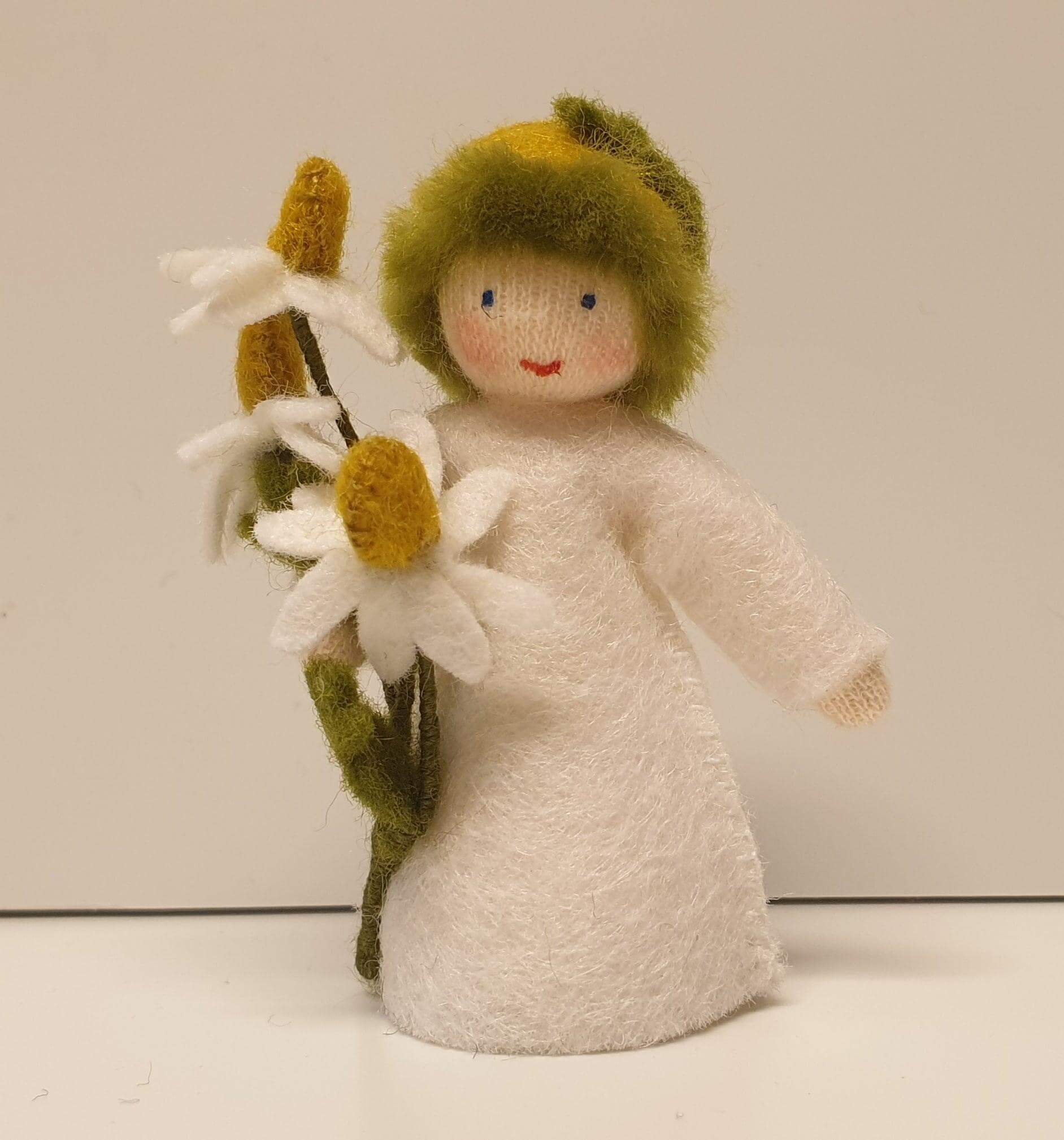 Jahreszeitenpüppchen Kamille (Blume in der Hand) Ambrosius