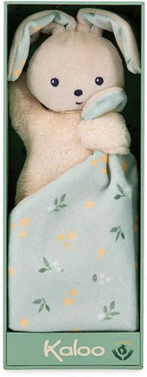 Kuschelhase aus Plüsch mit blauer Babydecke und Blumenmuster, kunstundspiel München