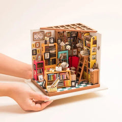 DIY Miniature House Sams Arbeitszimmer