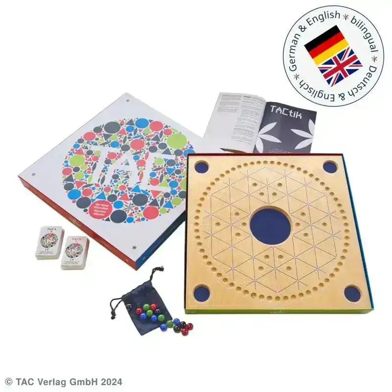 TAC Brettspiel-Set mit Spielbrett, Karten, Glasmurmeln und Anleitung, nachhaltiges Familienspiel.