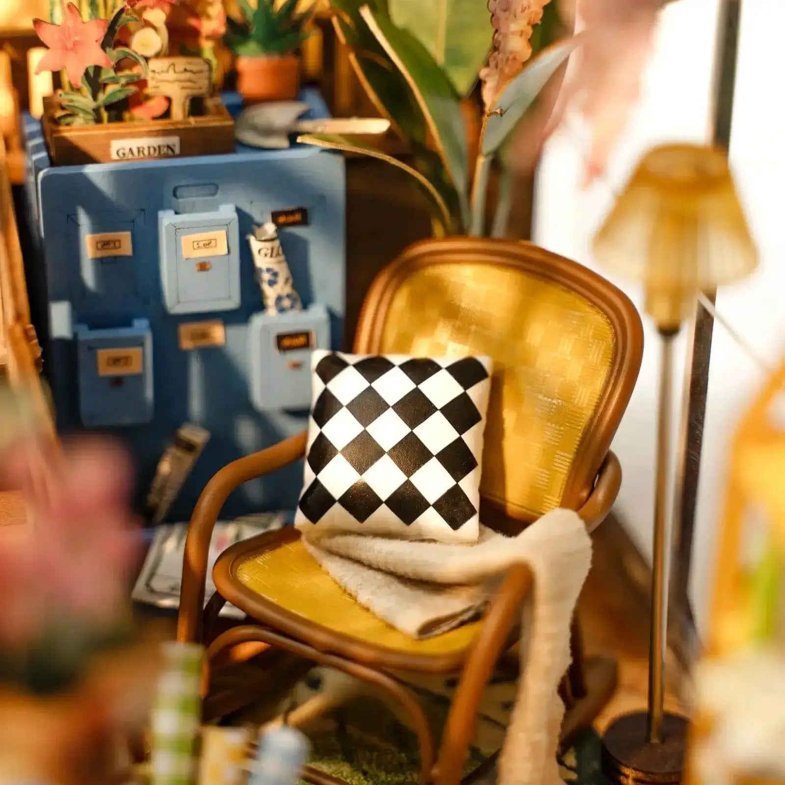 DIY Buchstütze - Book Nook Garden House Robotime