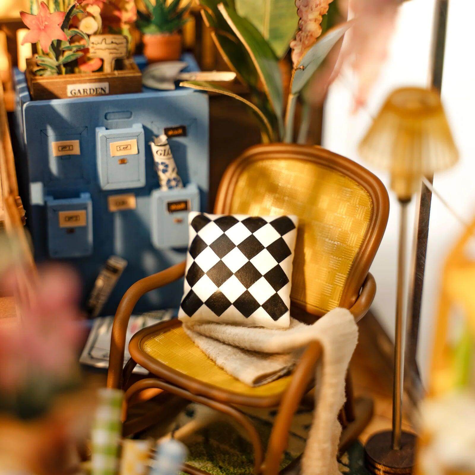 DIY Buchstütze - Book Nook Garden House Robotime