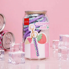 DIY Erdbeer-Milch-Schlüsselanhänger-Kit mit bunten Perlen und Erdbeermotiv in Dosenverpackung