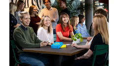 Klugscheisser - Das außergewöhnliche Quizspiel für kurioses Wissen! - 7331672430028 Kylskapspoesi
